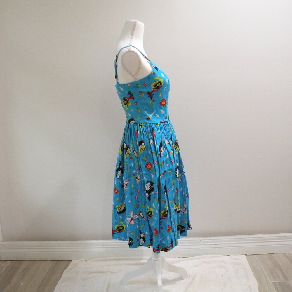 Pinup Couture_M_used_blue with Snow White scene